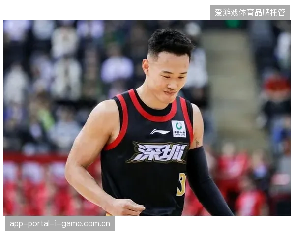 贺希宁凭借攻防一体的顶级表现荣膺常规赛MVP，带领深圳队高居联盟第三
